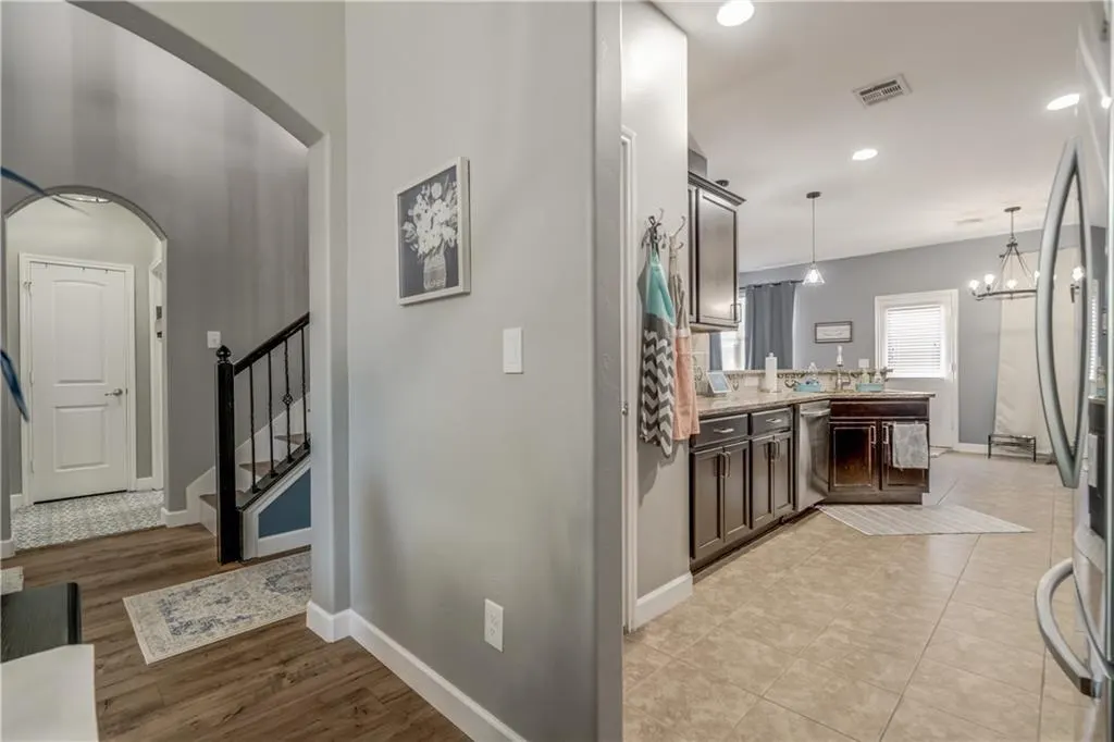Photo 6 — 11008 SW 38th Circle, Mustang, OK 73064