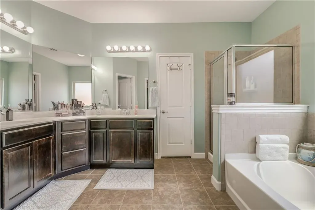 Photo 19 — 11008 SW 38th Circle, Mustang, OK 73064