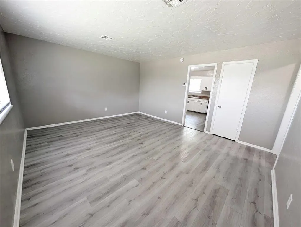 Photo 2 — 1025 Hoyt Avenue, Oklahoma City, OK 73114