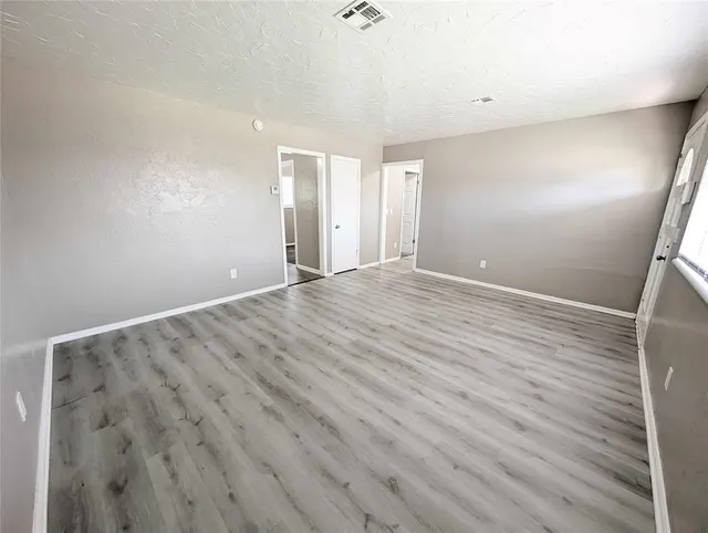 Photo 3 — 1025 Hoyt Avenue, Oklahoma City, OK 73114