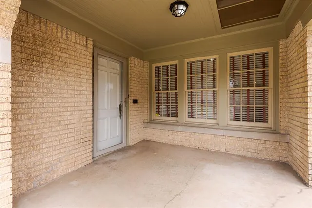 Photo 2 — 221 NW 35th Street, Oklahoma City, OK 73118