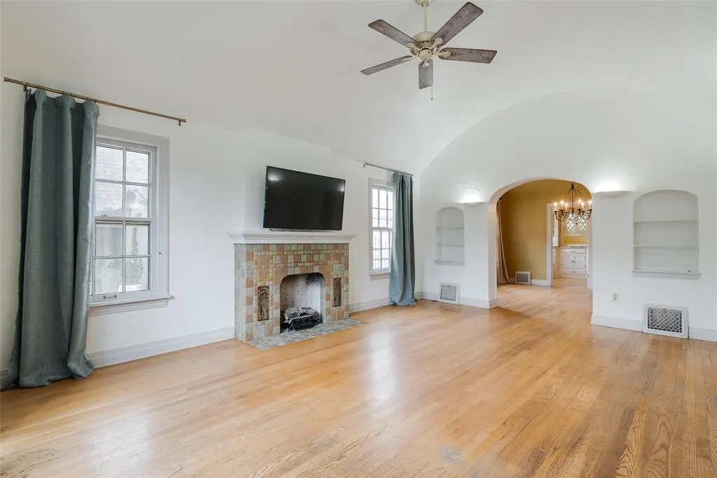 Photo 4 — 221 NW 35th Street, Oklahoma City, OK 73118
