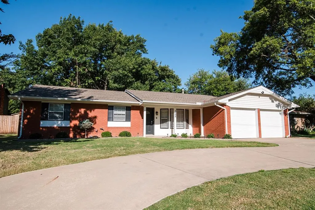 Front exterior — 1608 S Berry Road, Norman, OK 73072