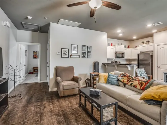 Photo 7 — 1010 SW 91st Street, Oklahoma City, OK 73139