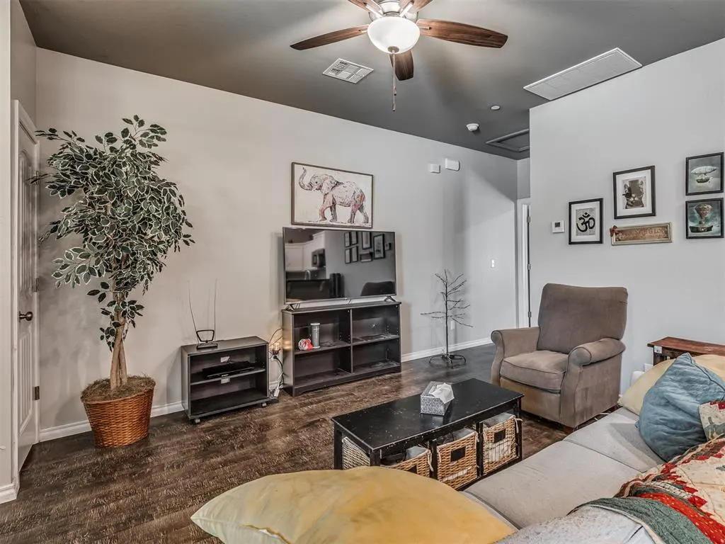 Photo 8 — 1010 SW 91st Street, Oklahoma City, OK 73139