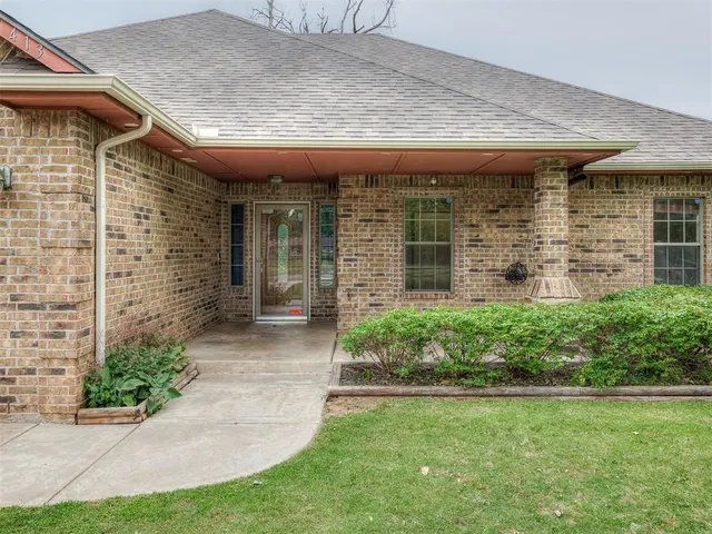 Photo 3 — 2413 E Karen Terrace, Mustang, OK 73064