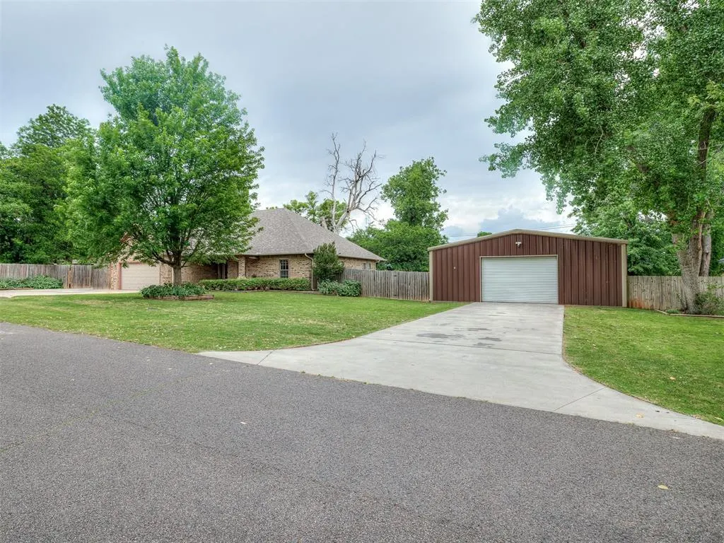 Photo 4 — 2413 E Karen Terrace, Mustang, OK 73064