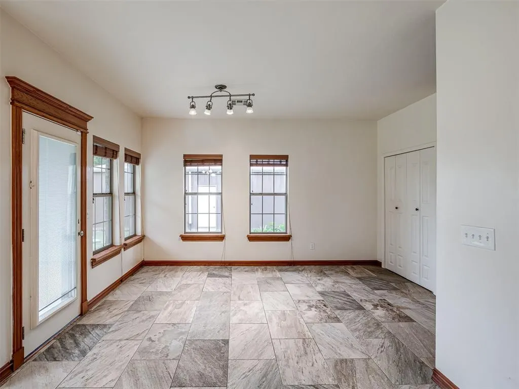 Photo 10 — 2413 E Karen Terrace, Mustang, OK 73064