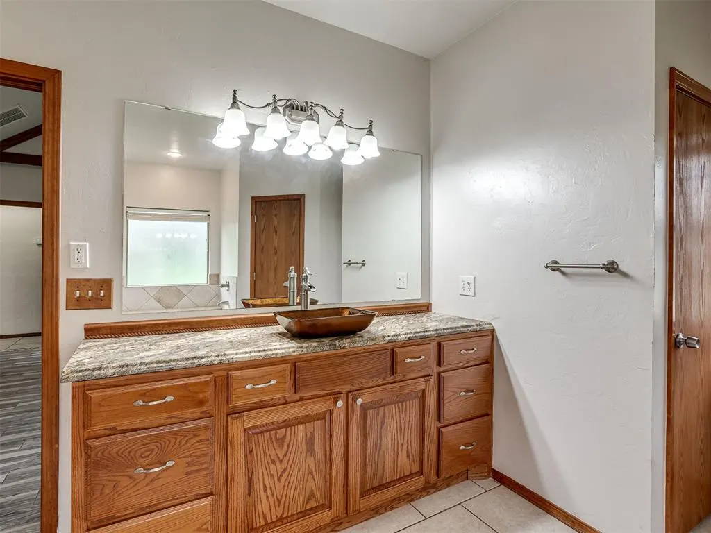 Photo 18 — 2413 E Karen Terrace, Mustang, OK 73064