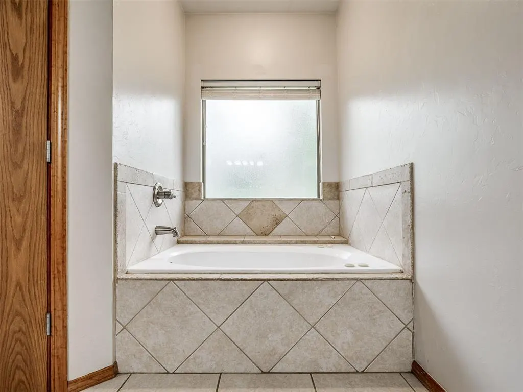 Photo 22 — 2413 E Karen Terrace, Mustang, OK 73064