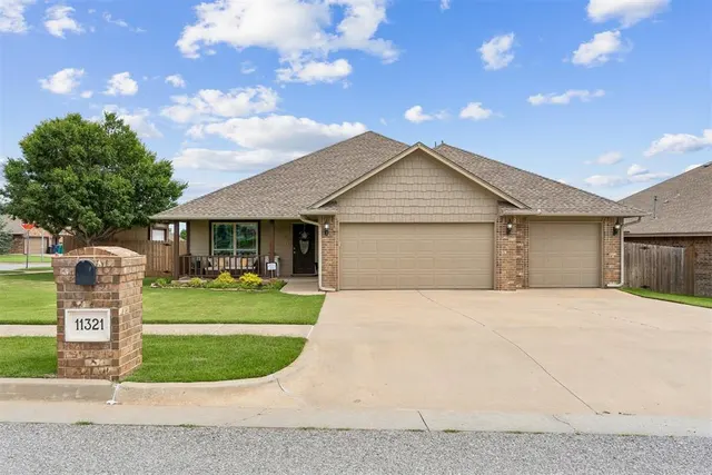 Photo 2 — 11321 NW 7th Street, Yukon, OK 73099