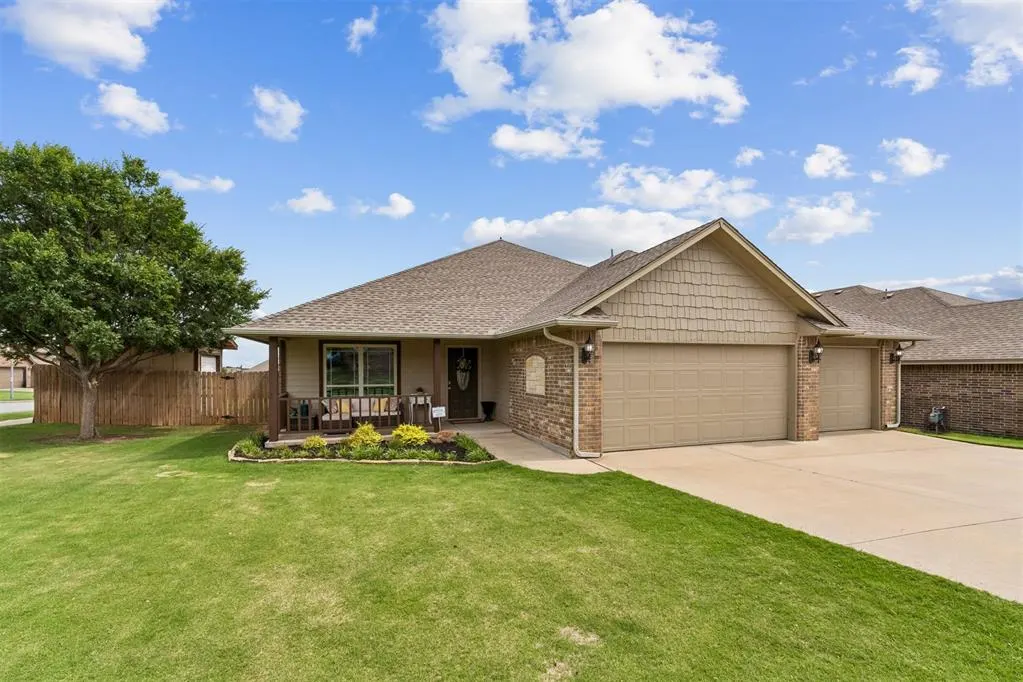 Front exterior — 11321 NW 7th Street, Yukon, OK 73099