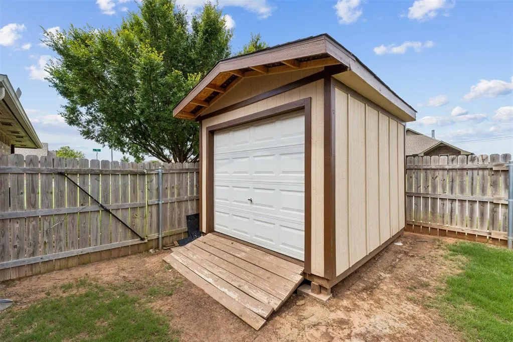 Photo 43 — 11321 NW 7th Street, Yukon, OK 73099