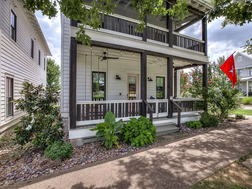 Front exterior — 40 Redbud Street, Carlton Landing, OK 74432