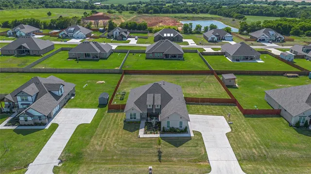 Photo 3 — 4047 Black Rock Lane, Norman, OK 73072