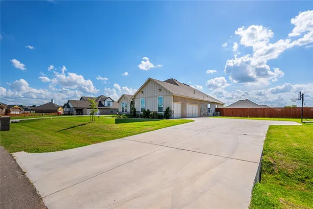 Photo 6 — 4047 Black Rock Lane, Norman, OK 73072
