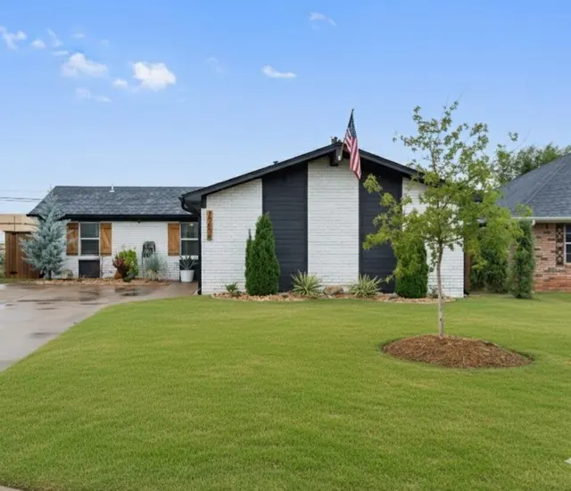 Photo 2 — 10609 N McKinley Avenue, Oklahoma City, OK 73114