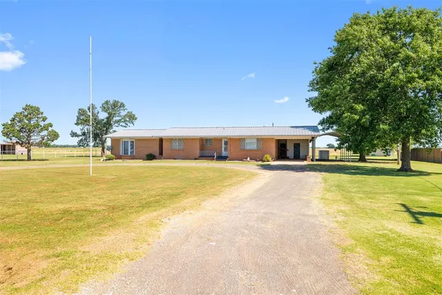 Photo 2 — 22431 100th Street, Maysville, OK 73057