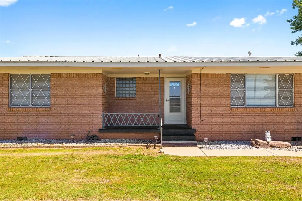 Photo 4 — 22431 100th Street, Maysville, OK 73057