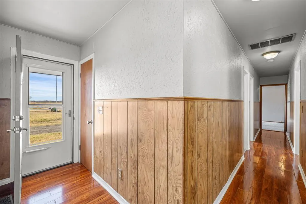 Photo 5 — 22431 100th Street, Maysville, OK 73057
