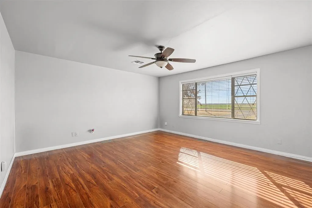 Photo 7 — 22431 100th Street, Maysville, OK 73057