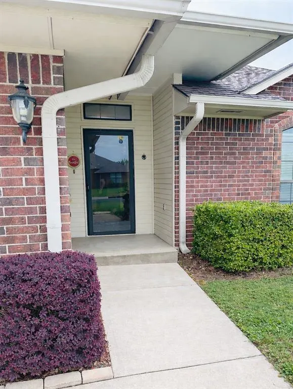 Photo 2 — 11445 Walters Avenue, Oklahoma City, OK 73162