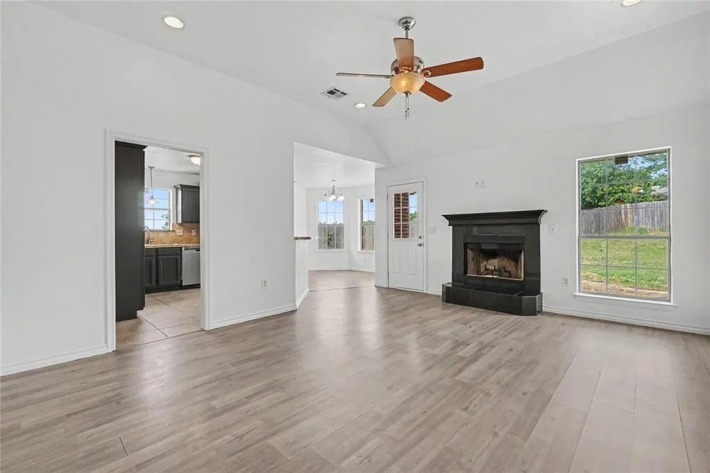 Photo 6 — 216 NW Cherry Avenue, Cache, OK 73527