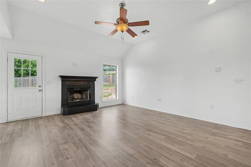 Photo 7 — 216 NW Cherry Avenue, Cache, OK 73527