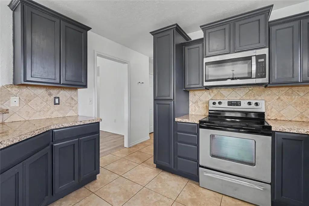 Photo 11 — 216 NW Cherry Avenue, Cache, OK 73527