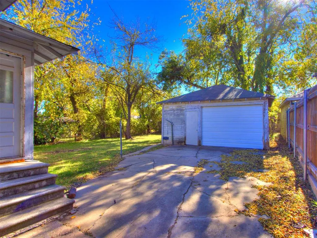 Photo 5 — 612 NW 22nd Street, Oklahoma City, OK 73106