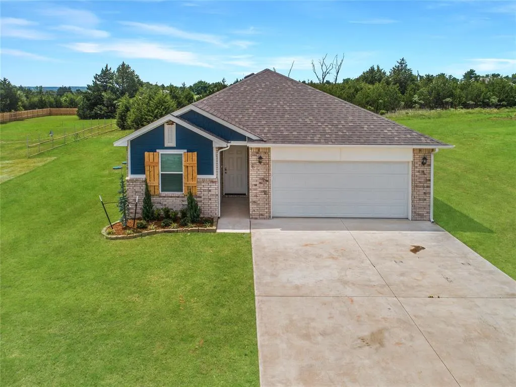 Photo 2 — 5261 Grassland Drive, Guthrie, OK 73044