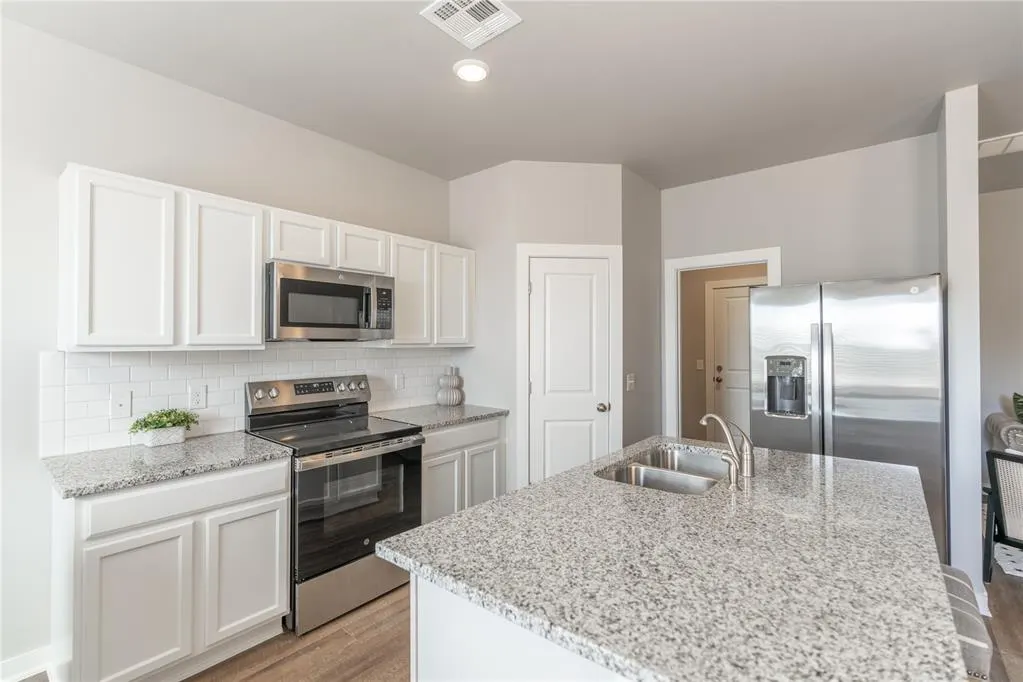 Photo 11 — 5261 Grassland Drive, Guthrie, OK 73044