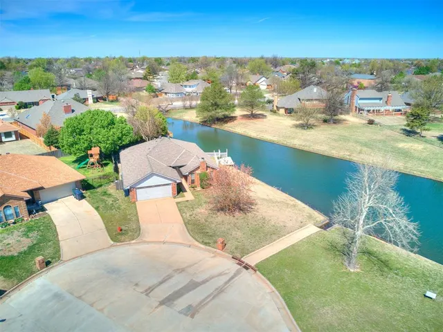 Photo 2 — 7317 Louisburg Drive, Oklahoma City, OK 73162