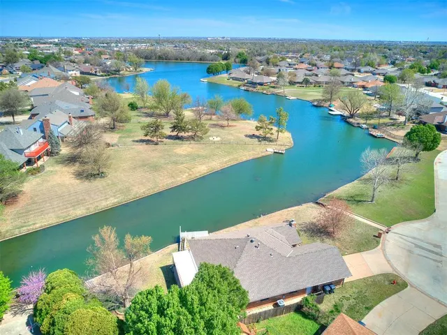 Photo 4 — 7317 Louisburg Drive, Oklahoma City, OK 73162