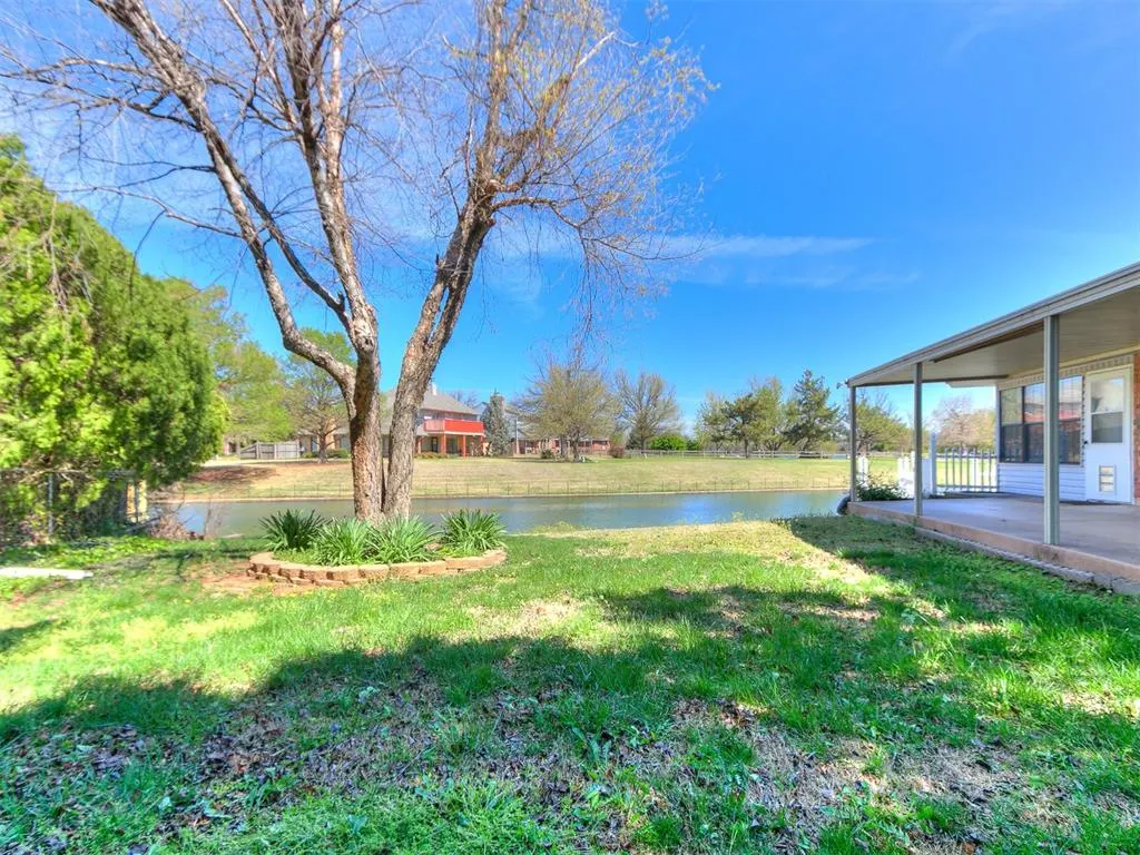 Photo 13 — 7317 Louisburg Drive, Oklahoma City, OK 73162