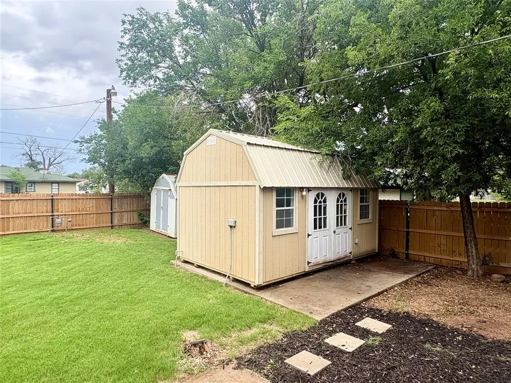 Photo 33 — 905 Hickory Street, Altus, OK 73521