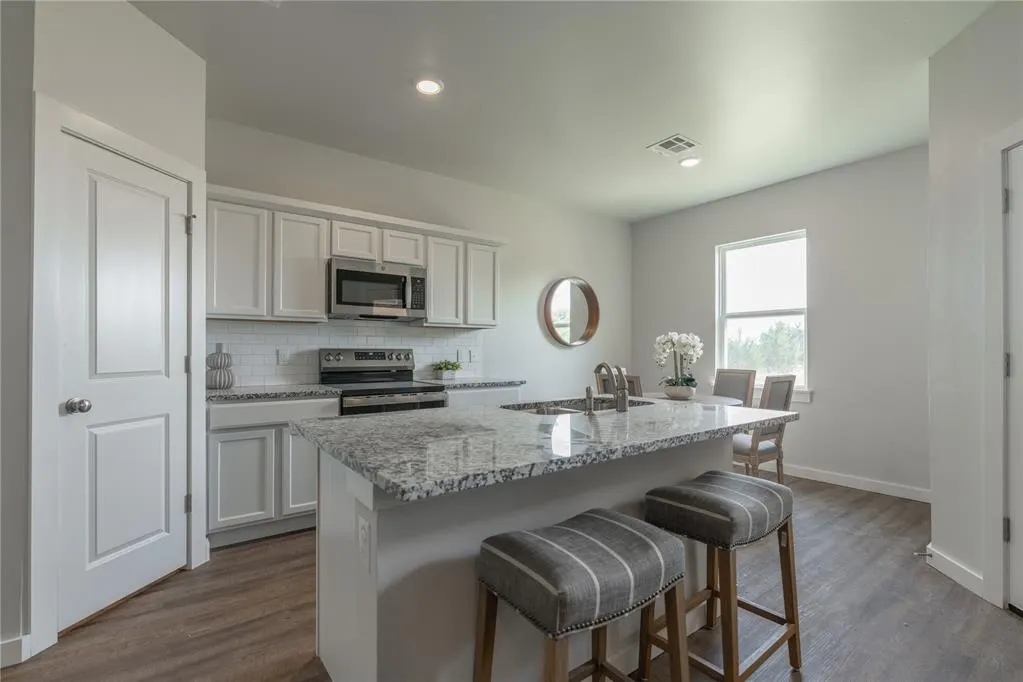 Photo 9 — 5191 Grassland Drive, Guthrie, OK 73044