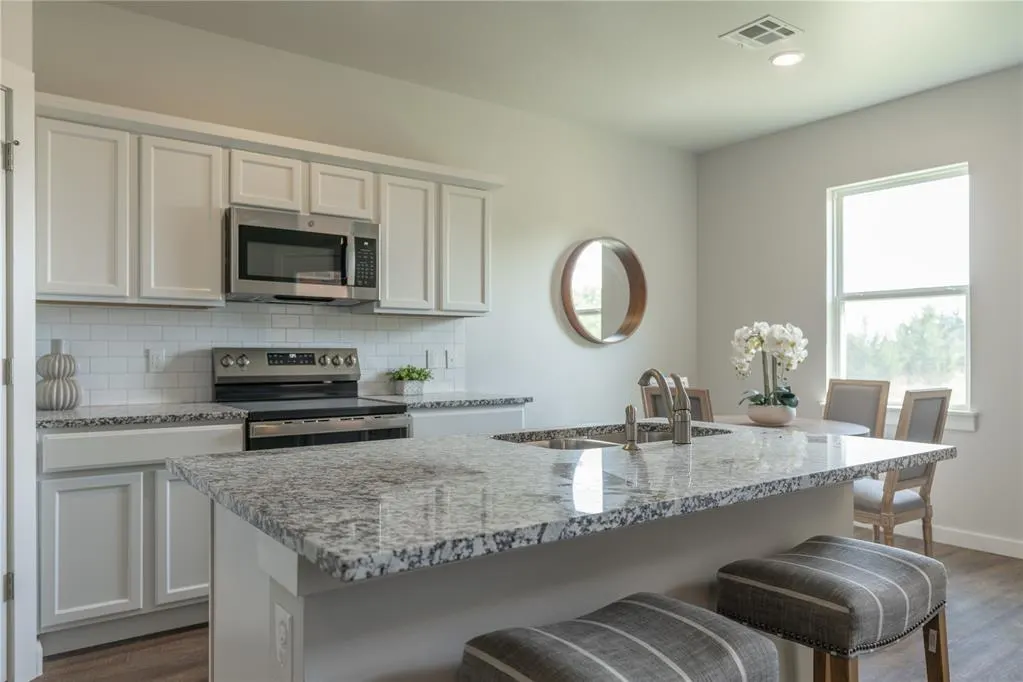 Photo 10 — 5191 Grassland Drive, Guthrie, OK 73044