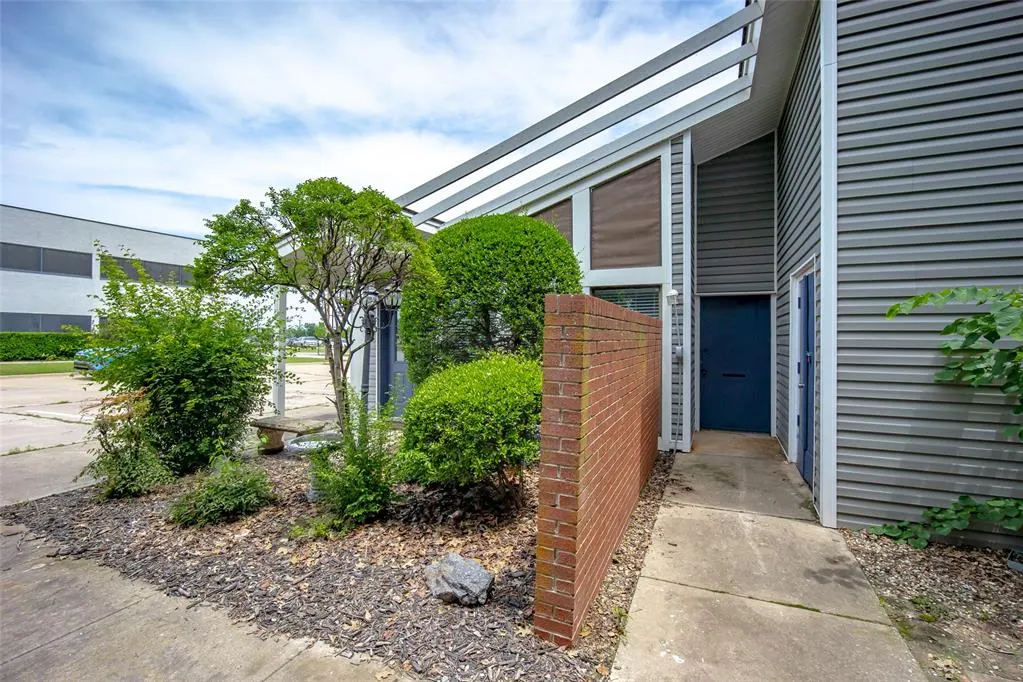 Photo 3 — 2400 Tee Circle, Norman, OK 73069