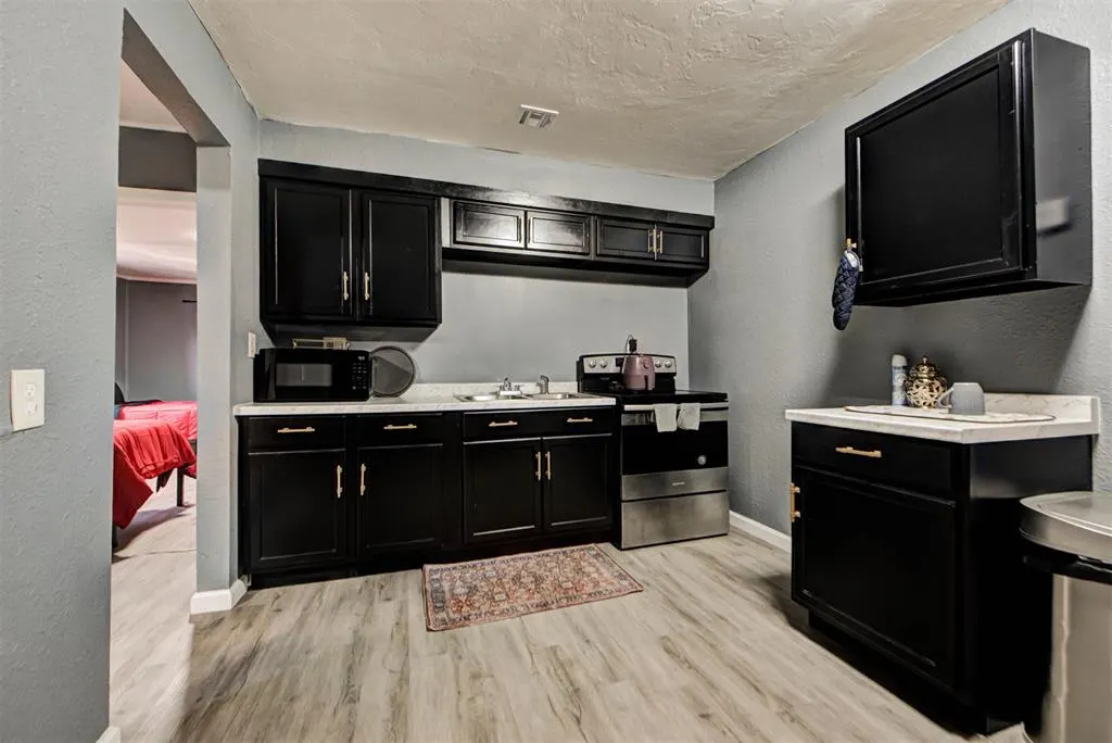 Photo 9 — 617 SW 34th Street, Oklahoma City, OK 73109