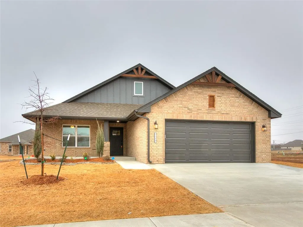 Photo 3 — 7717 Three Woods Lane, Yukon, OK 73099