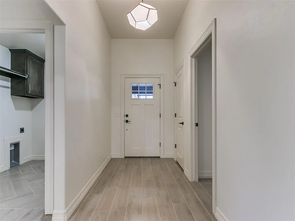 Photo 5 — 7717 Three Woods Lane, Yukon, OK 73099