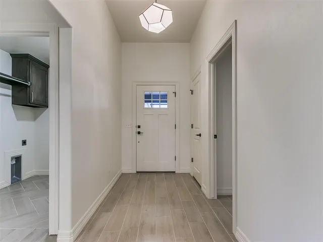 Photo 5 — 7717 Three Woods Lane, Yukon, OK 73099