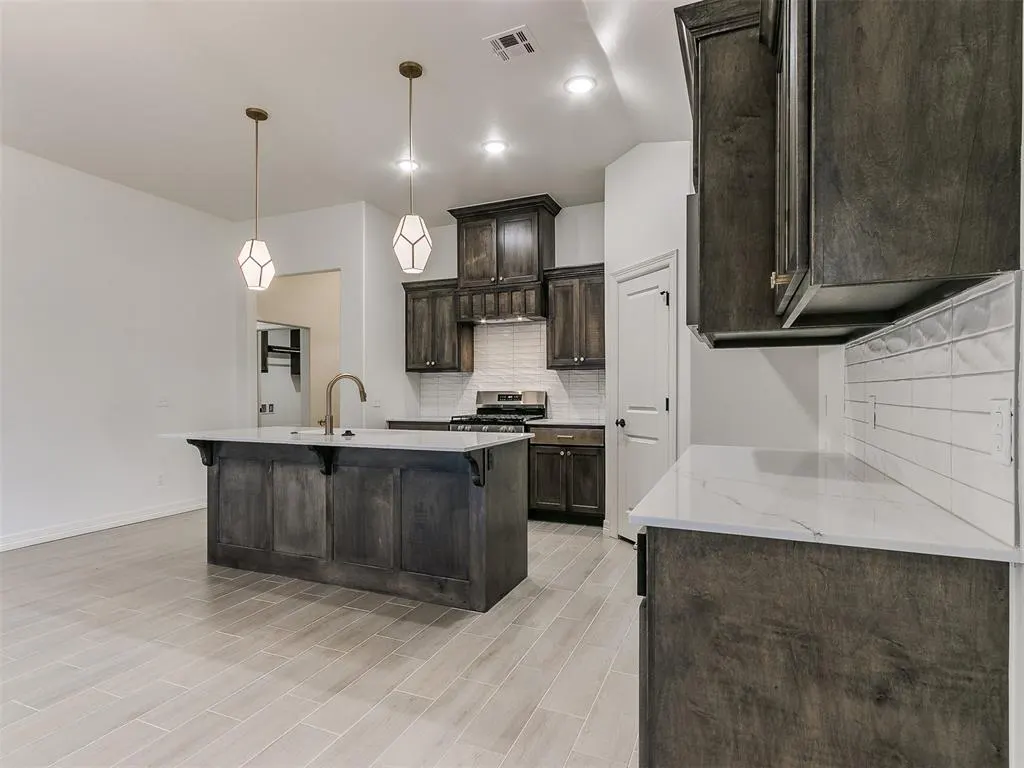 Photo 8 — 7717 Three Woods Lane, Yukon, OK 73099