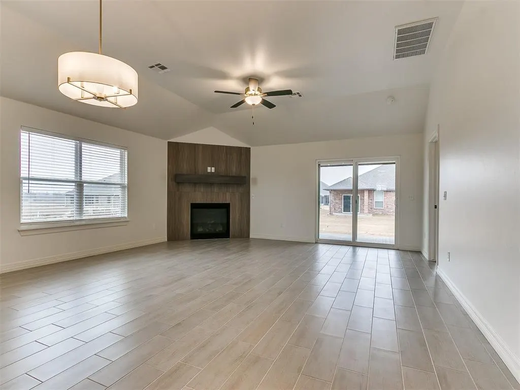 Photo 11 — 7717 Three Woods Lane, Yukon, OK 73099