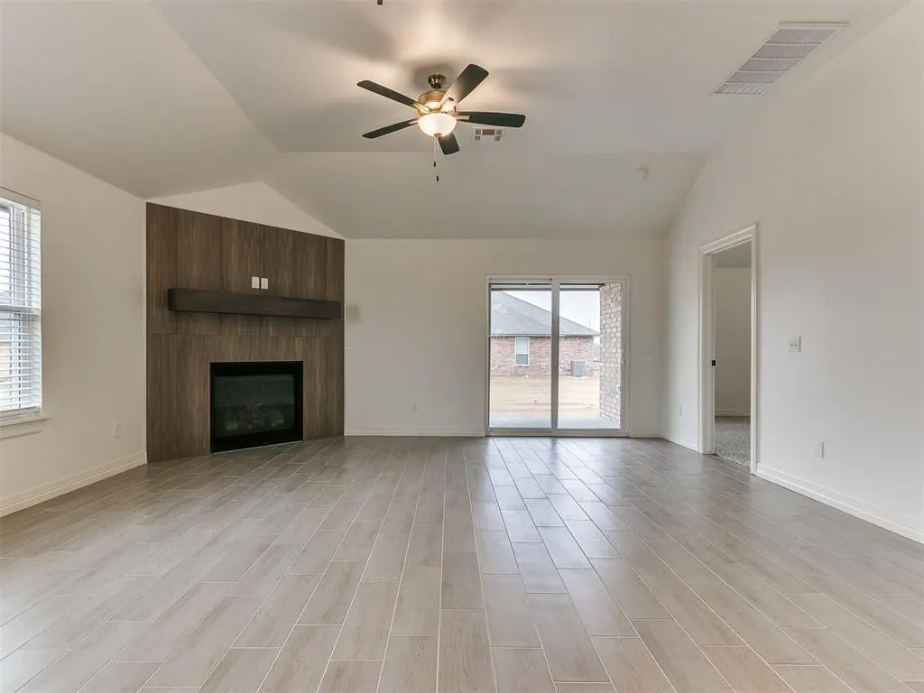 Photo 12 — 7717 Three Woods Lane, Yukon, OK 73099