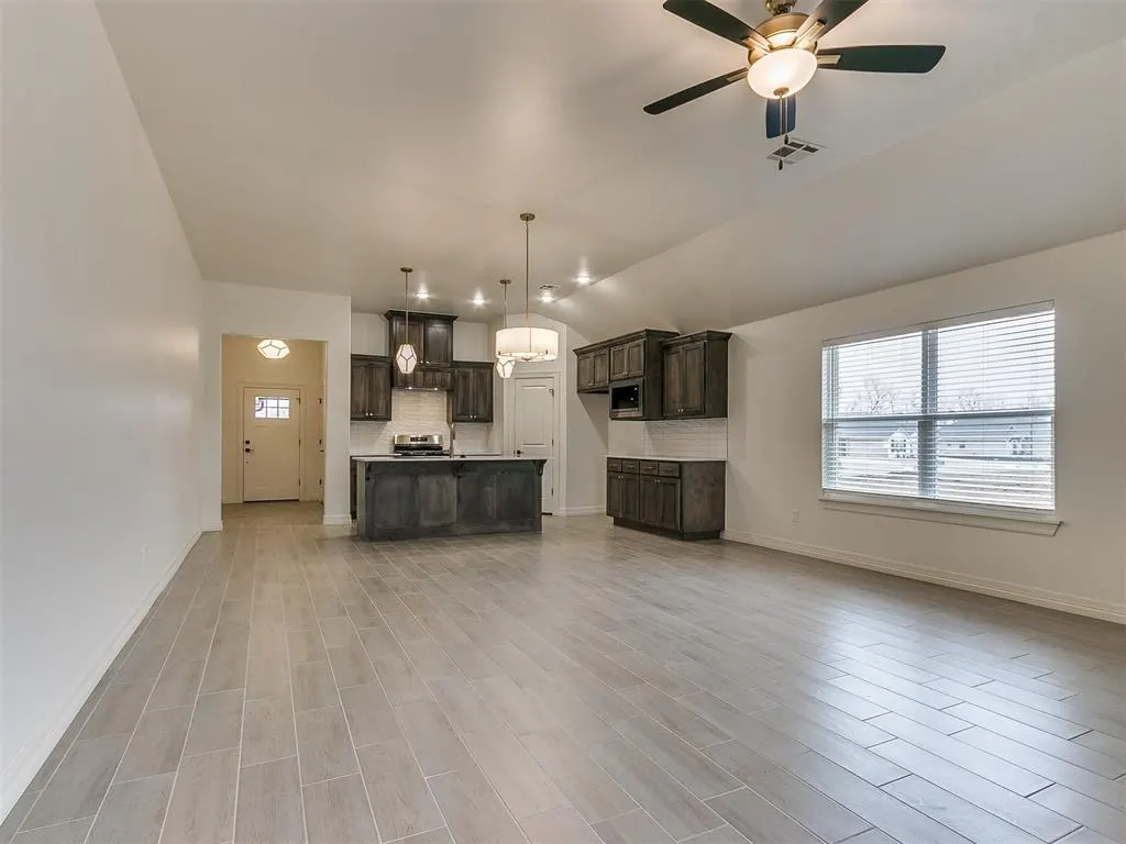 Photo 16 — 7717 Three Woods Lane, Yukon, OK 73099
