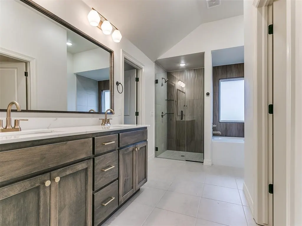 Photo 22 — 7717 Three Woods Lane, Yukon, OK 73099