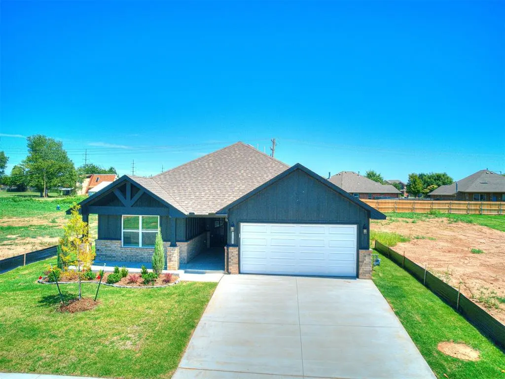 Photo 5 — 7712 Three Woods Lane, Yukon, OK 73099