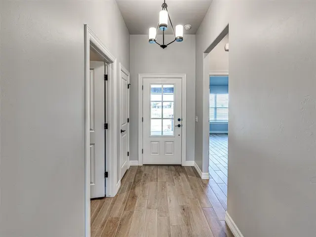 Photo 6 — 7712 Three Woods Lane, Yukon, OK 73099